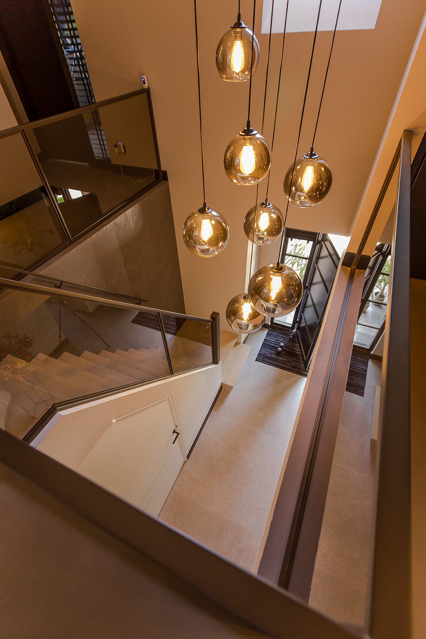 Maatwerk taatsdeuren en balustrades in Villa te Mierlo HAL52 Helmond