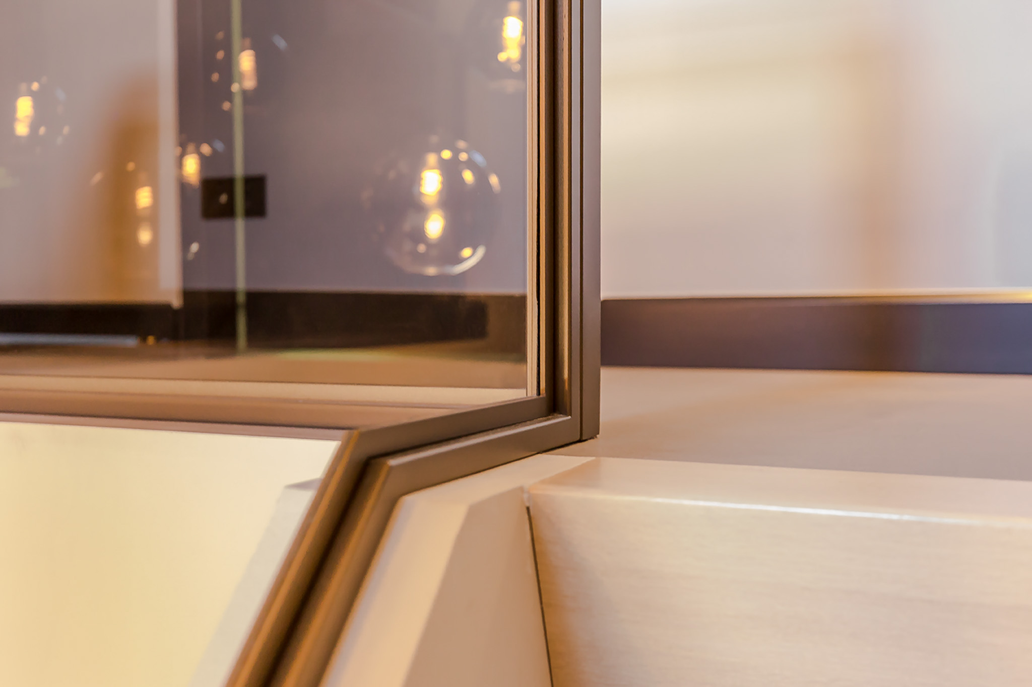 stalen balustrades met glas woonhuis mierlo - HAL52 Metaaldesign exclusief maatwerk